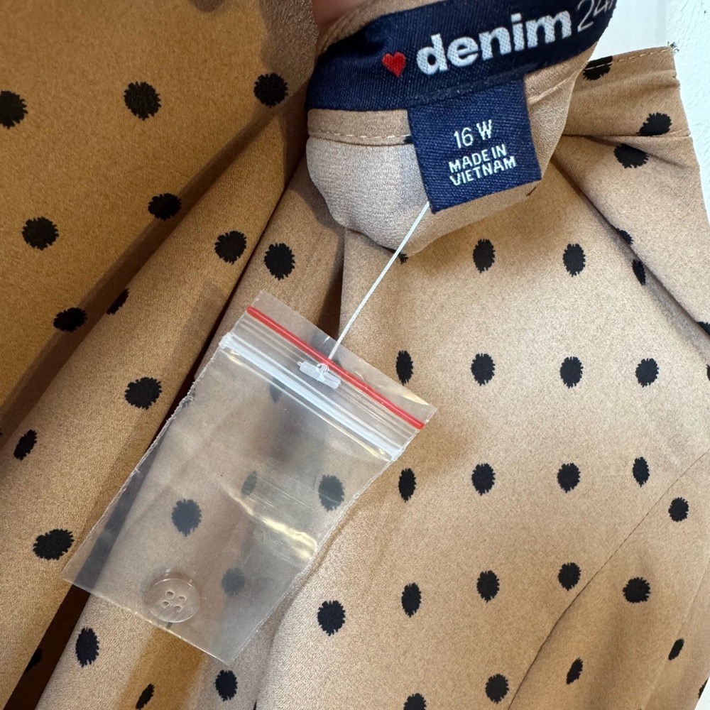 NWT Tan Blouse with Black Polka Dots SIZE: 16    #9 - Picture 9 of 9